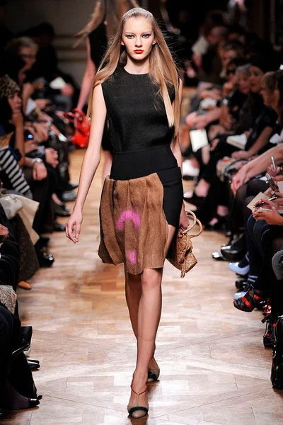 Look 4